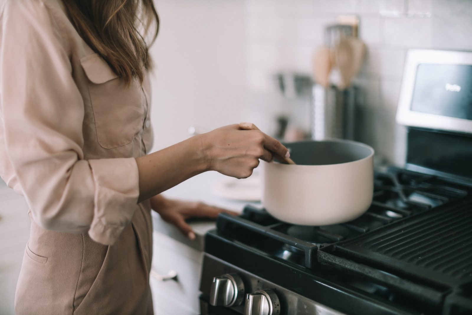 We Tried Caraway Bakeware—Here's Why It's Worth the Hype